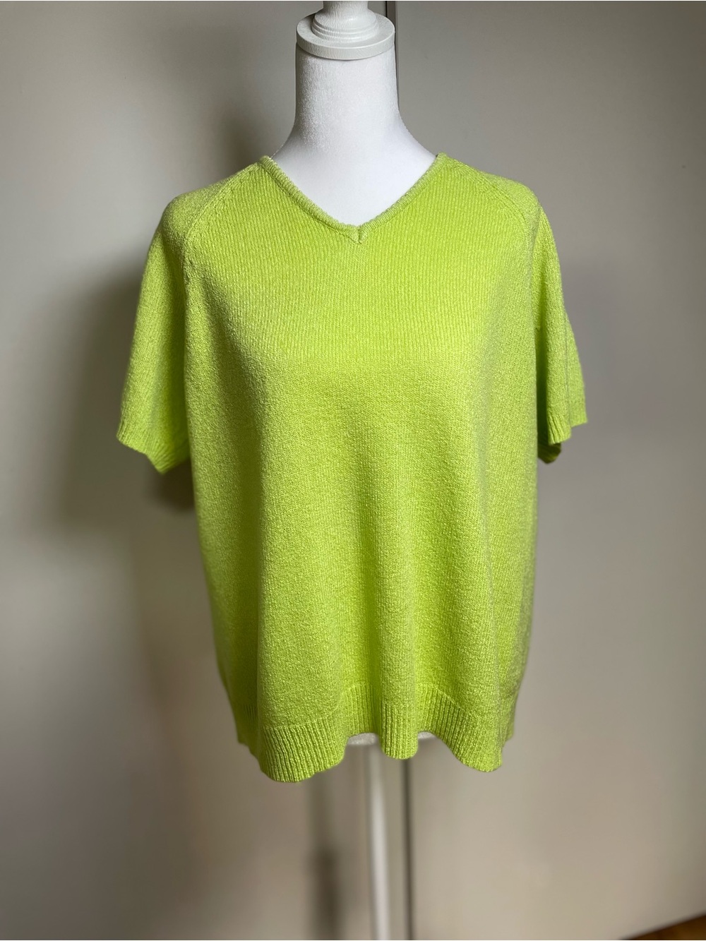 White Stag Lime Green V-Neck Short Sleeve Sweater